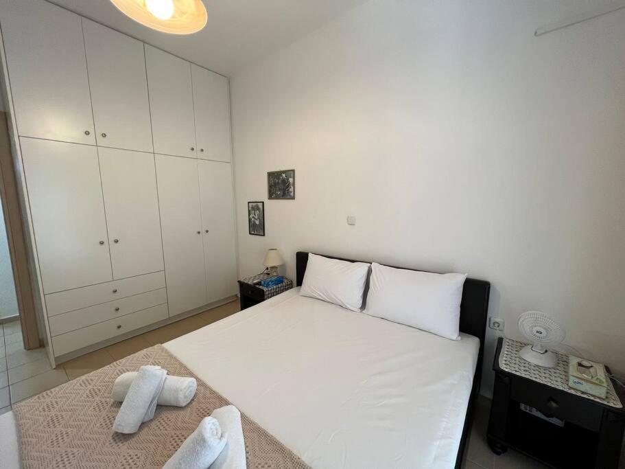 Local Apt Near City Lights 2 Ираклион Экстерьер фото